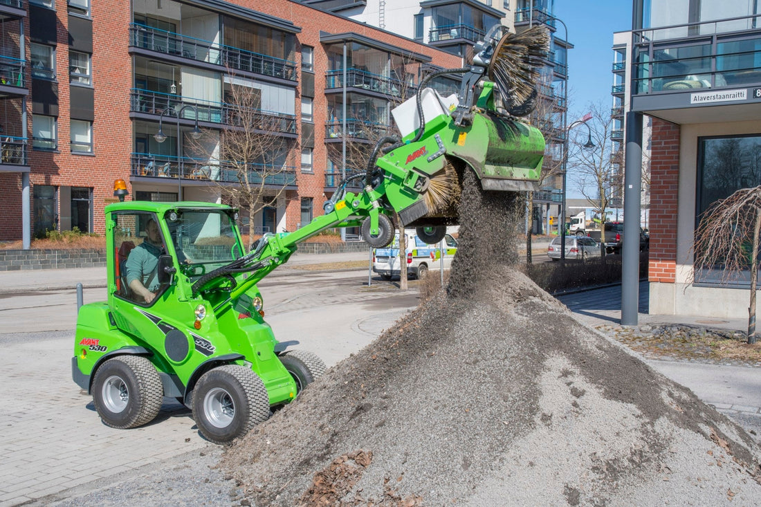 Avant Collecting Broom