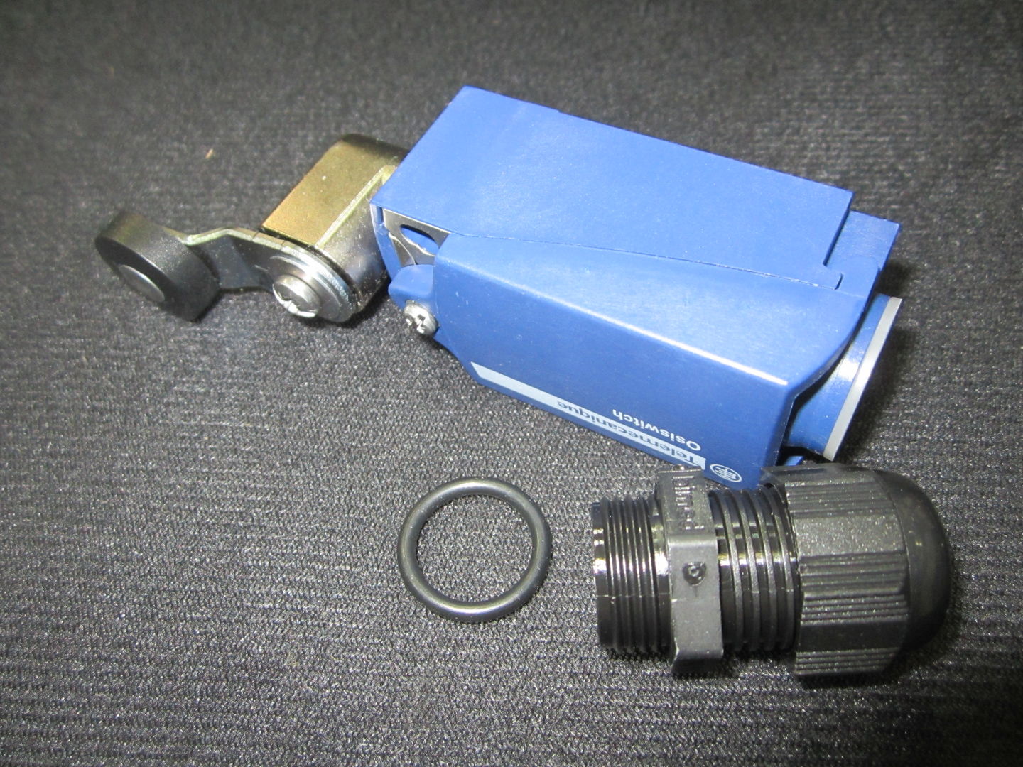 SWITCH, LIMIT OUTRIGGER